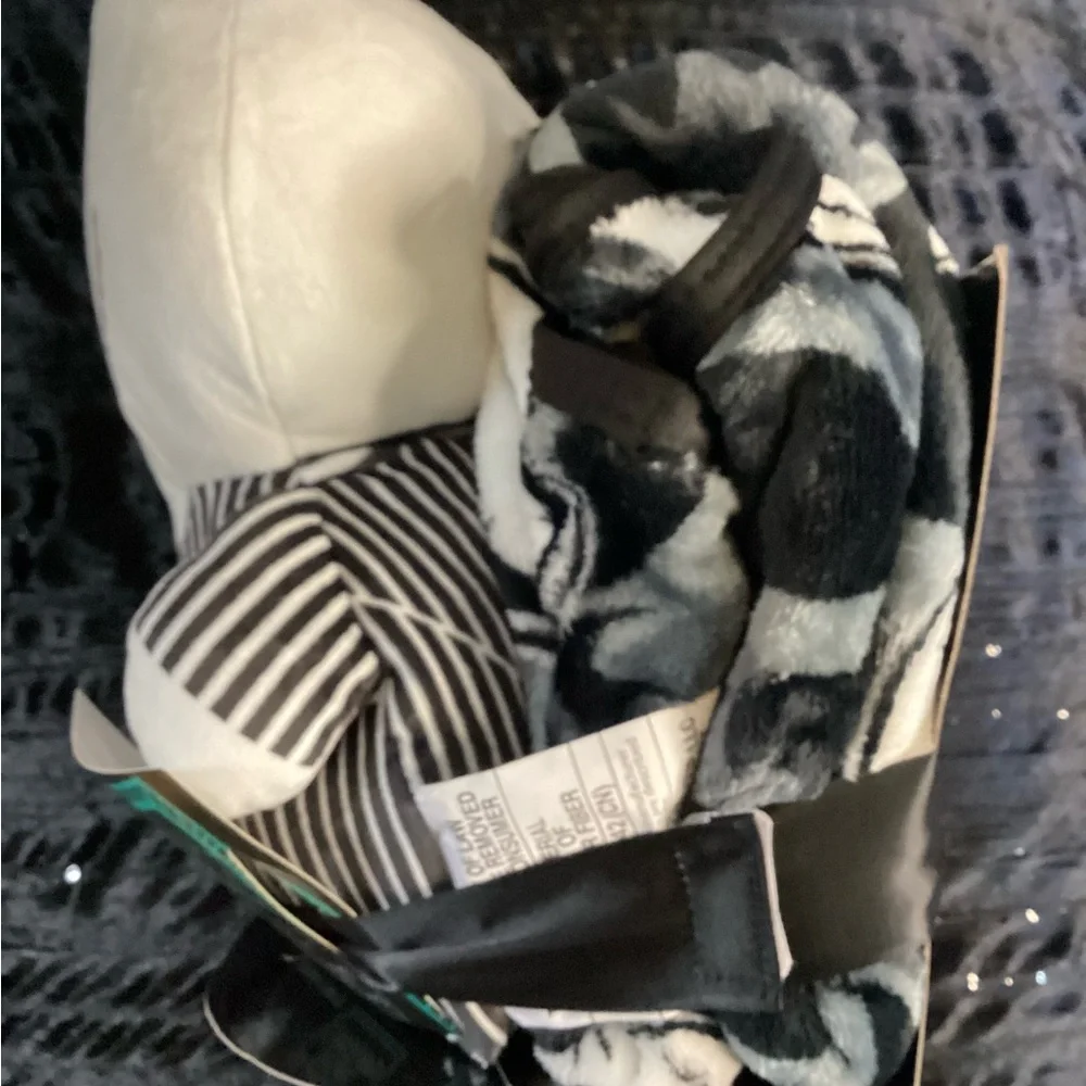Disney Jack Skellington Plush Pillow & Blanket - Picture 4 of 11